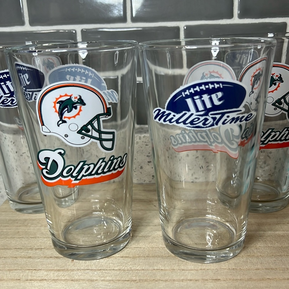 Set of 4 Miller Lite NFL Miami Dolphins Glasses
